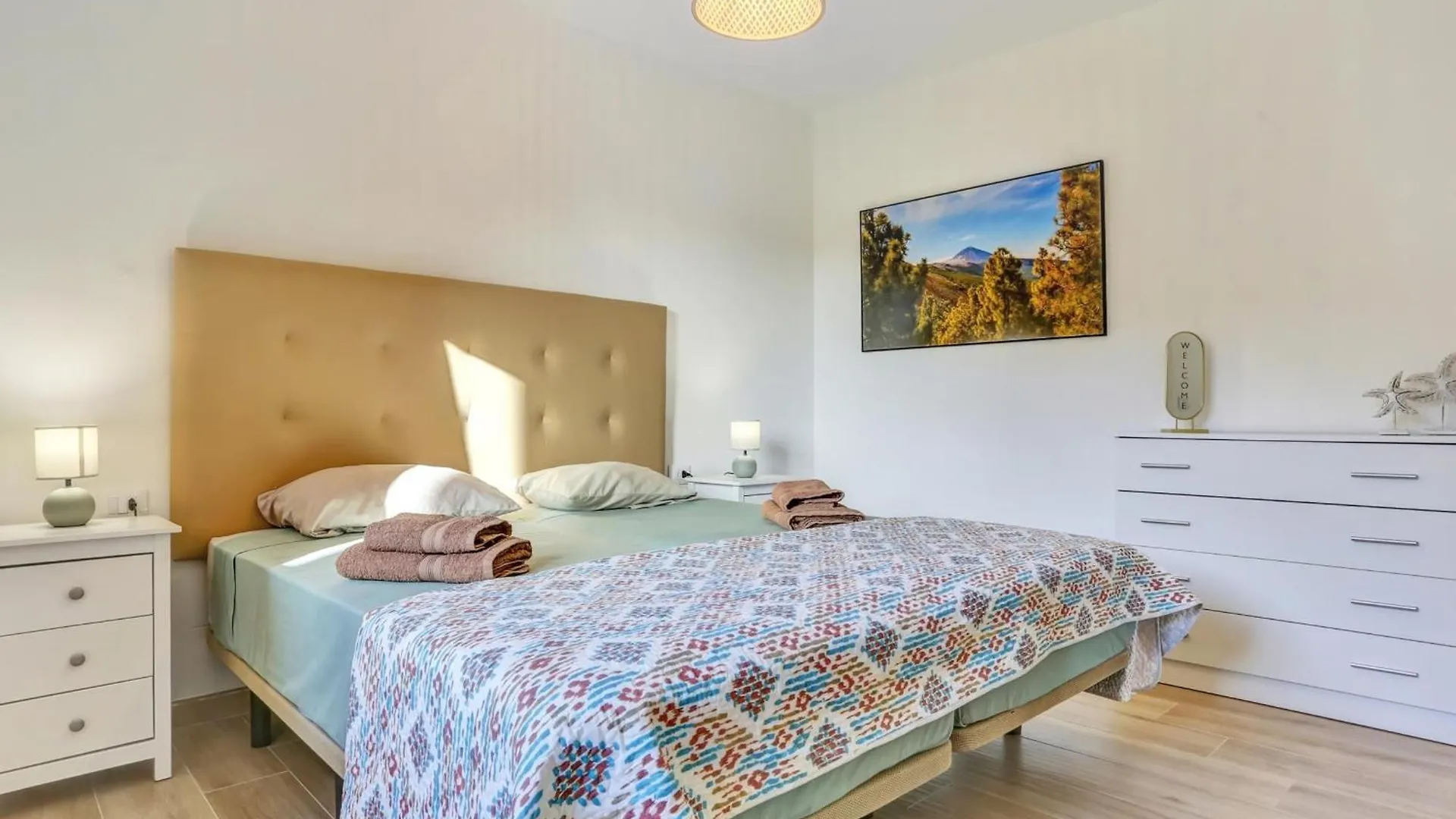 Amplio Apartamento Con Terraza Soleada, Piscina Y Wifi - Es-347-49 Arona  Apartment